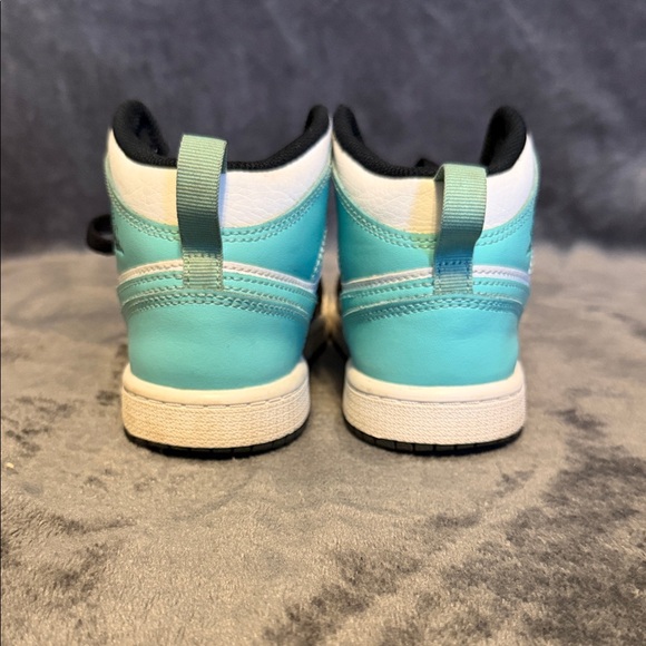 Jordan Kids' Sneakers - Picture 4 of 5